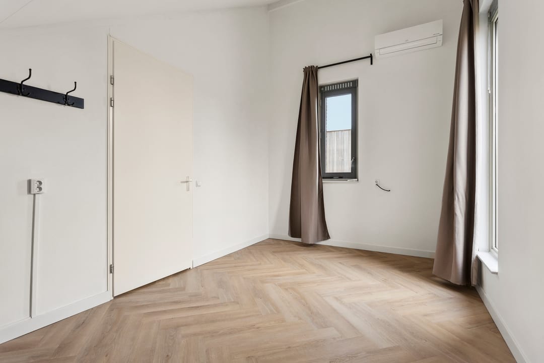 Photo 38 of W.M. Dudokstraat 10