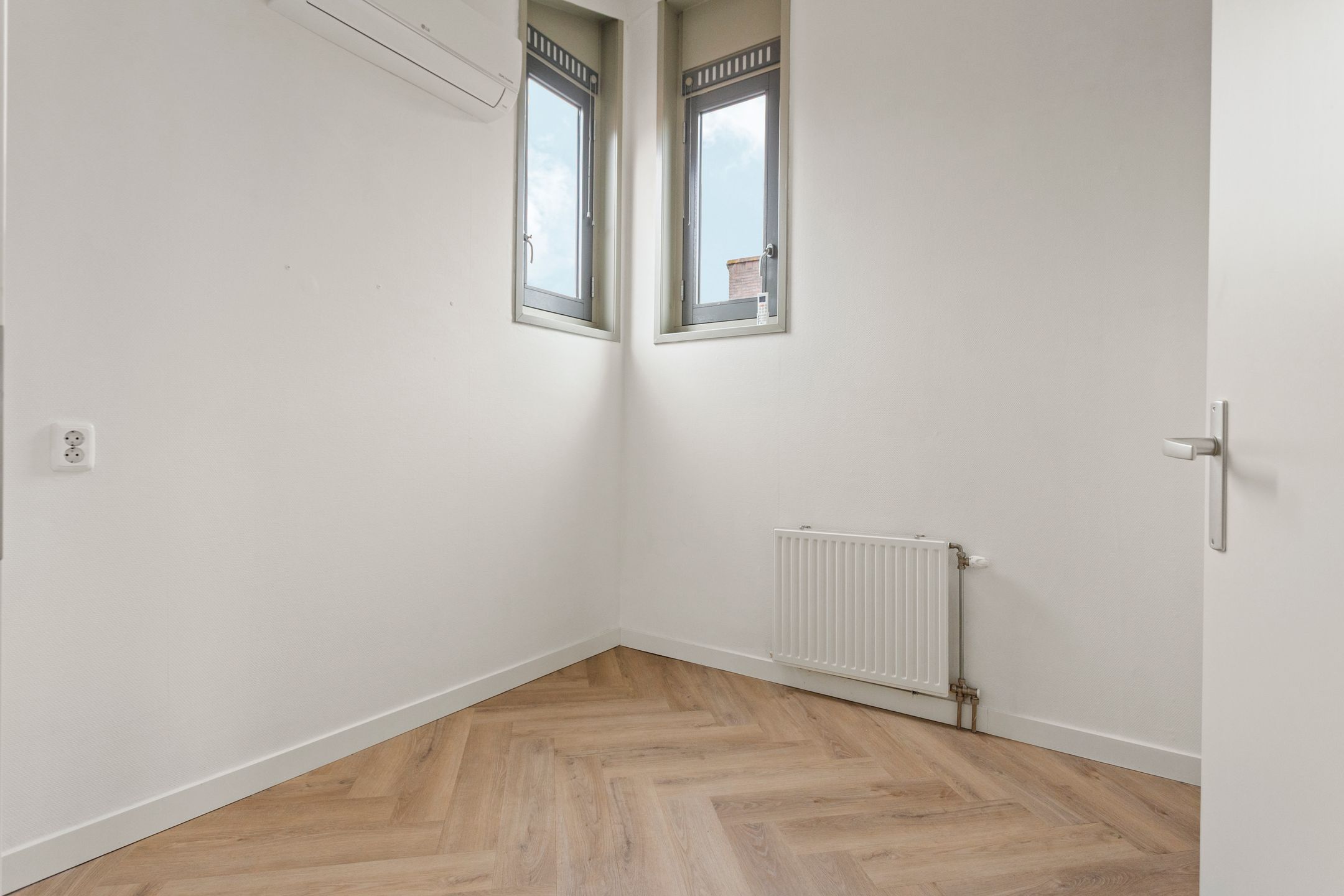 Photo 45 of W.M. Dudokstraat 10