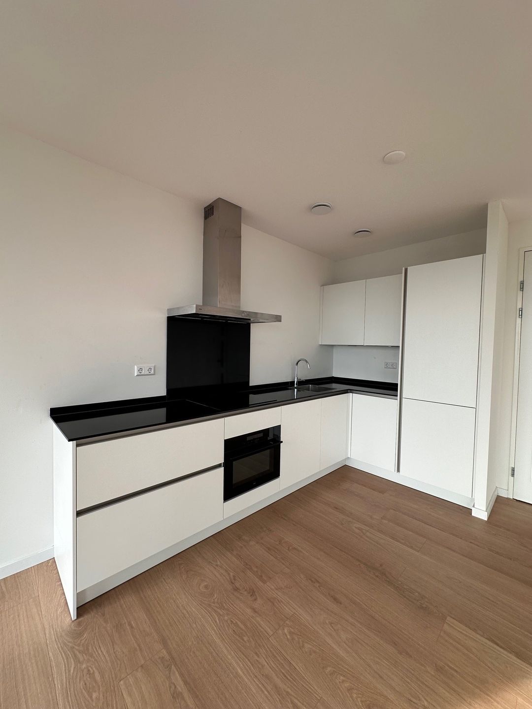 Foto 8 van Hoola van Nootenstraat 11