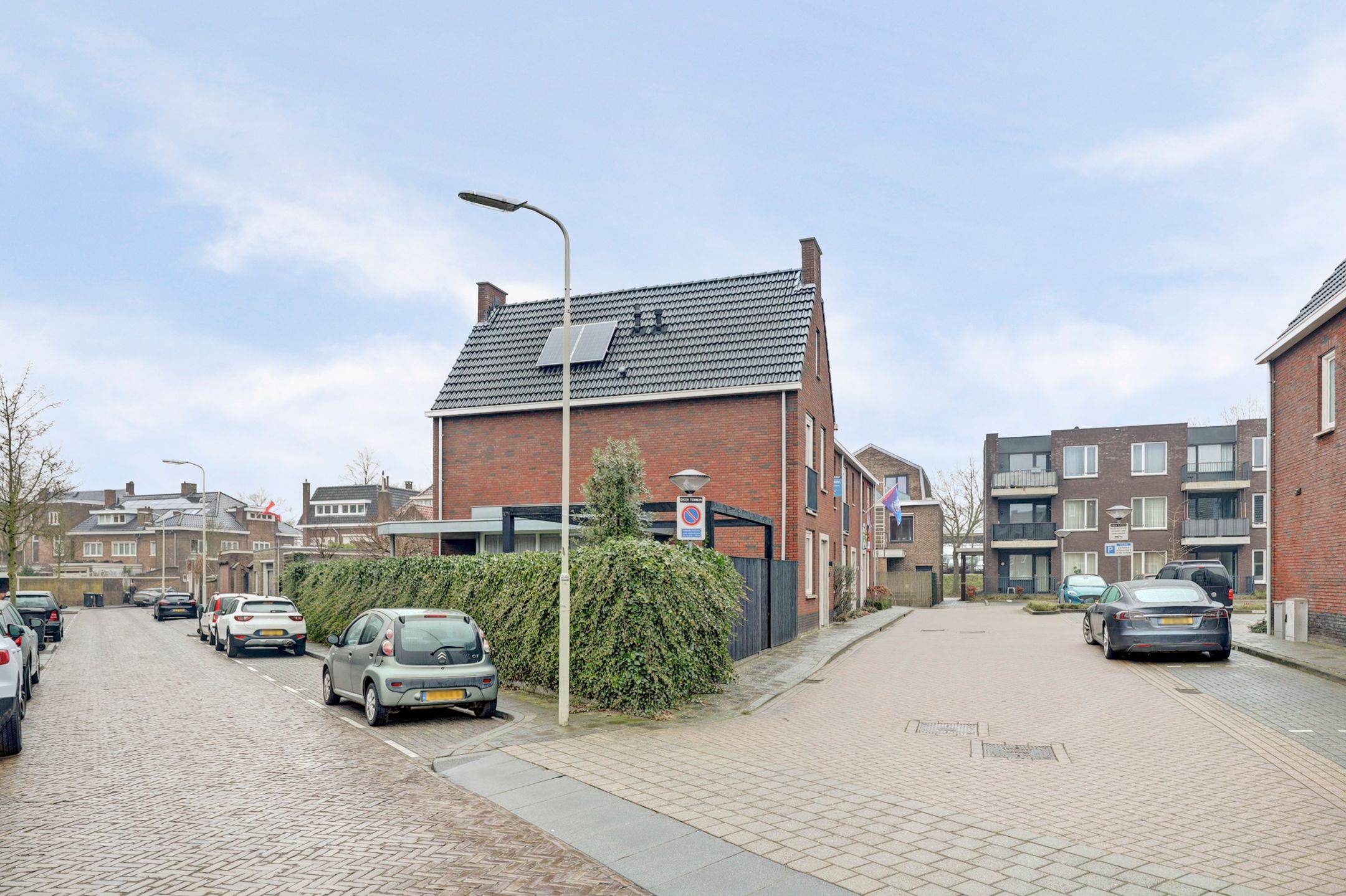 Foto 36 van Burgemeester Schoonheijtstraat 13