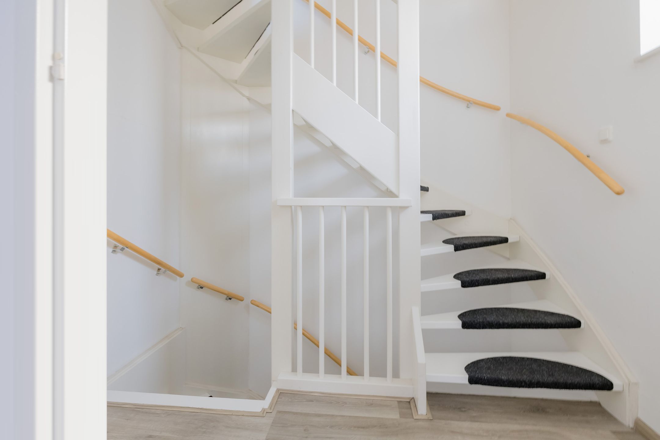 Photo 12 of Prins Hendrikstraat 81