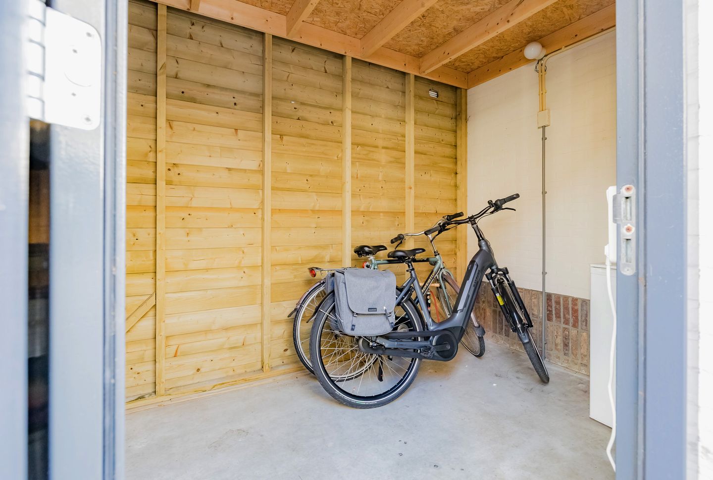 Photo 35 of Prins Hendrikstraat 81