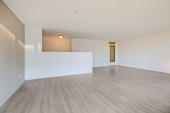 Photo 15 of Van Lawick van Pabststraat 112