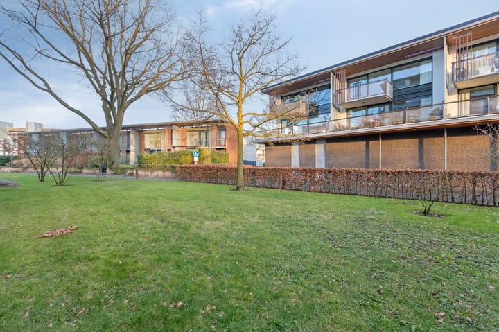 Photo 35 of Van Lawick van Pabststraat 112