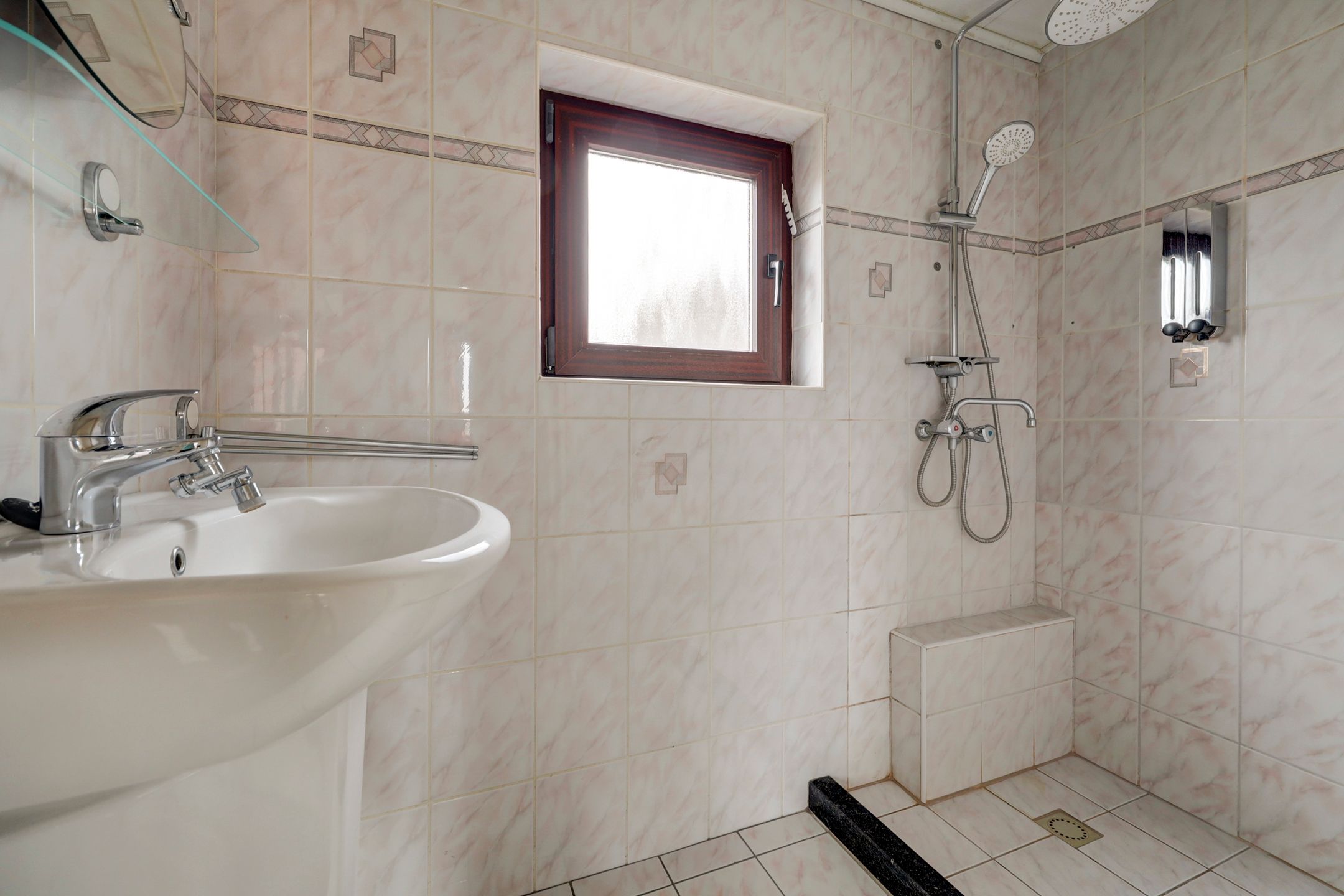 Foto 15 van Poelruitstraat 3