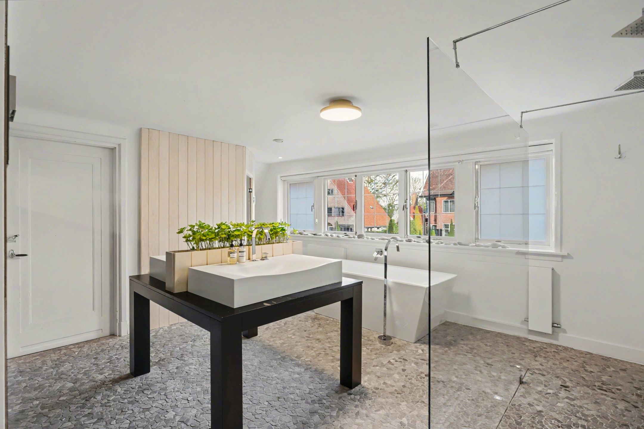 Foto 45 van Marthalaan 16