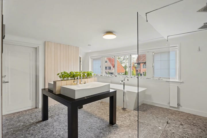 Photo 45 of Marthalaan 16