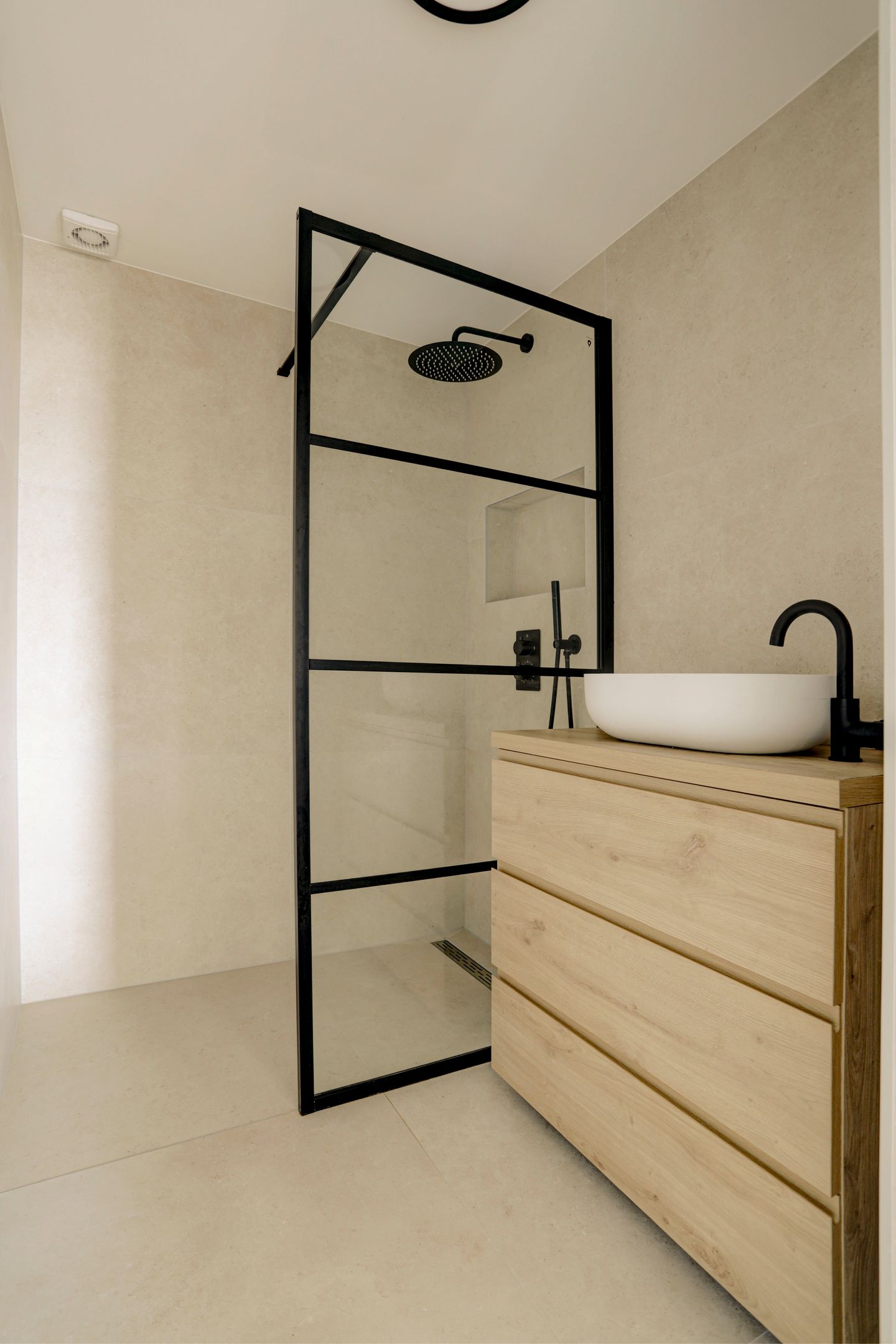 Photo 19 of Burgemeester van Alphenstraat 59-F3