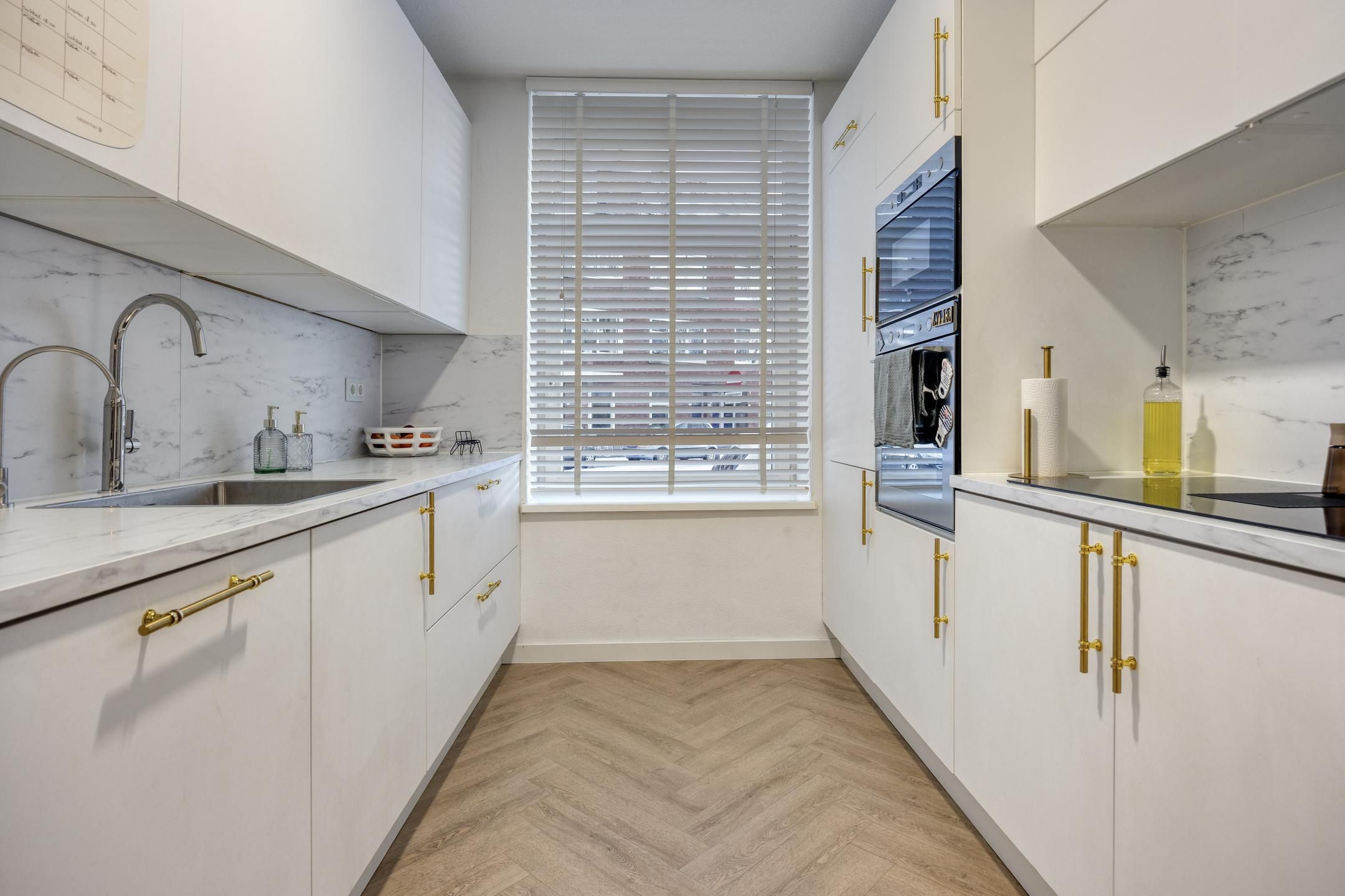 Foto 9 van Moerkerkestraat 25-B