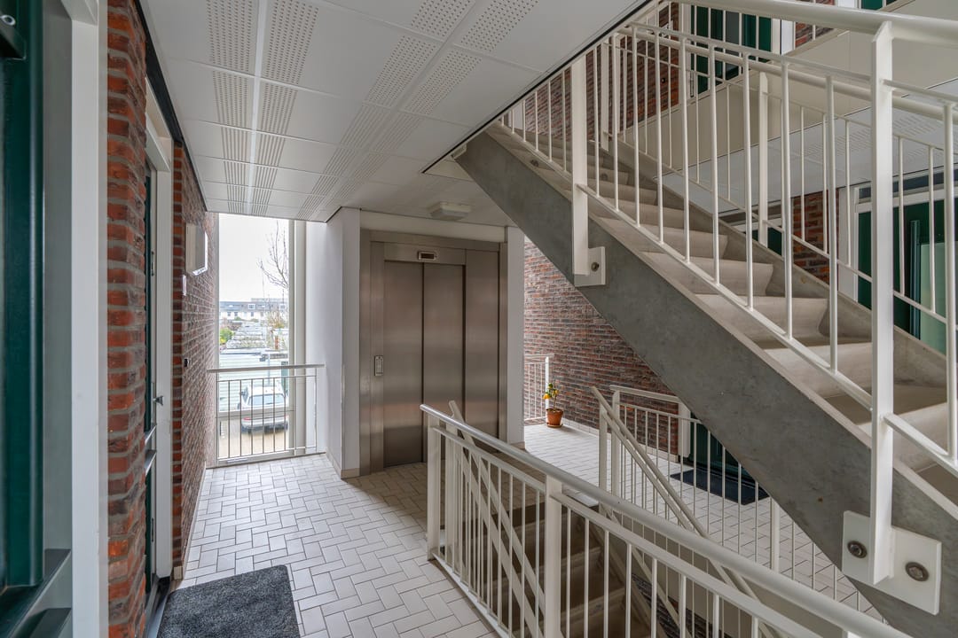 Photo 11 of Charley Tooropstraat 6