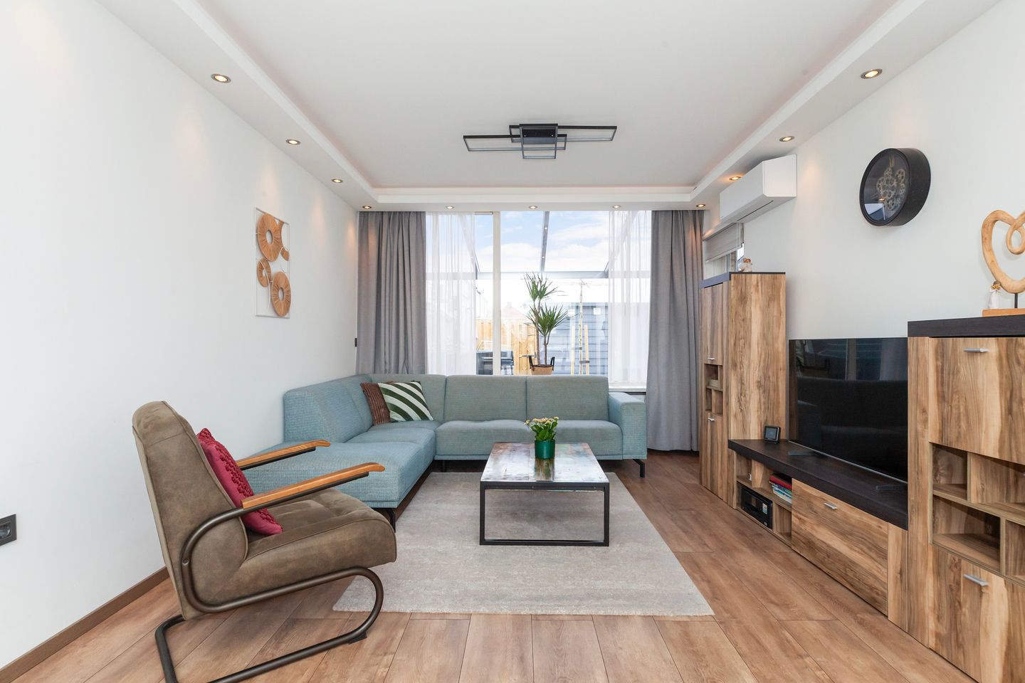 Foto 10 van Lange Tiendweg 91