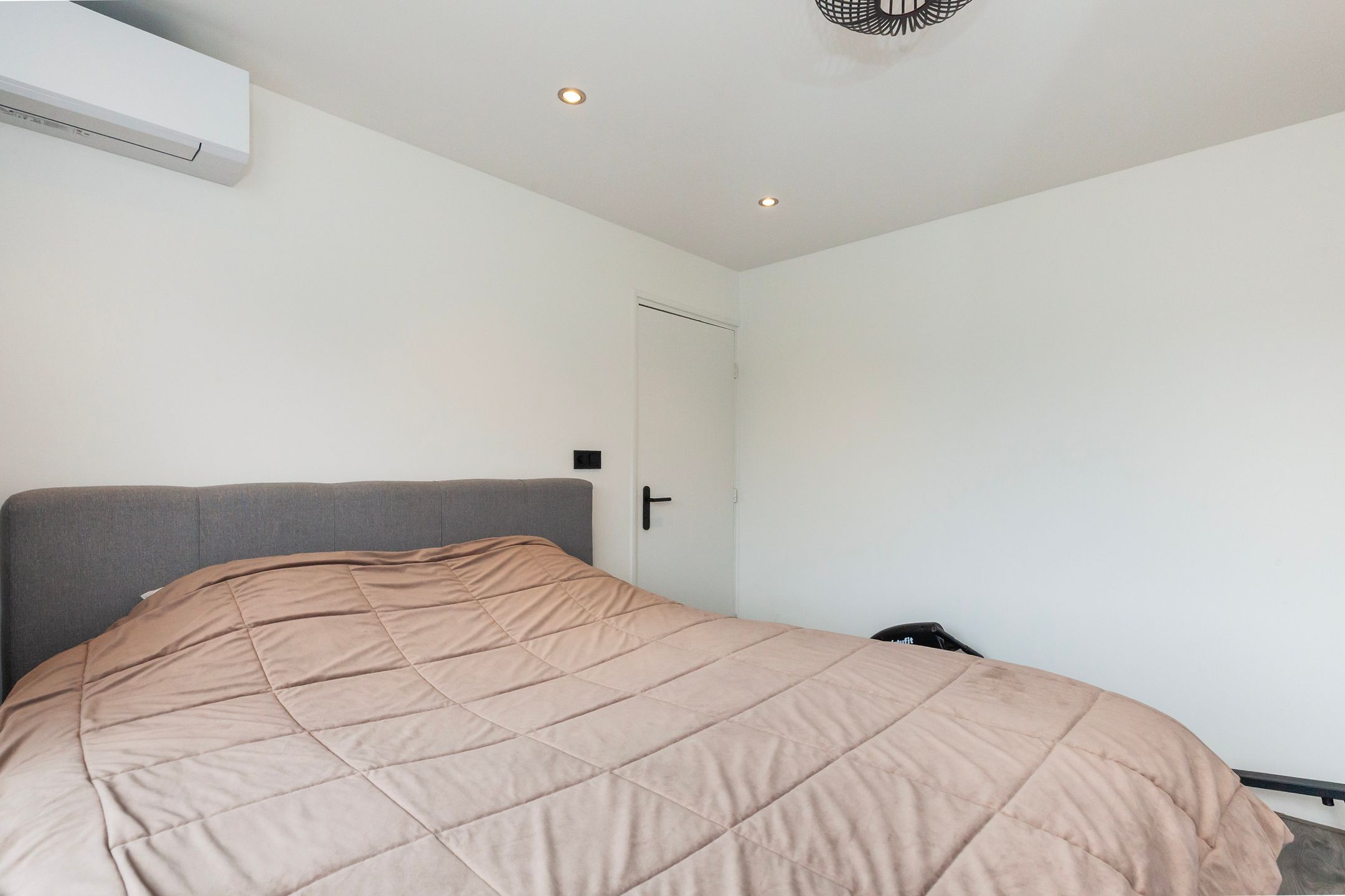 Foto 18 van Lange Tiendweg 91