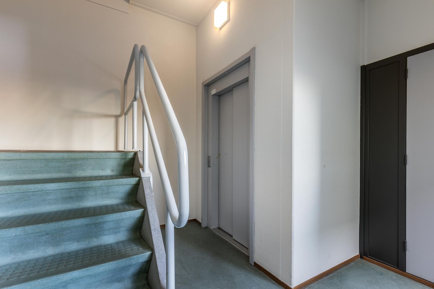 View photo 4 of Cairostraat 79