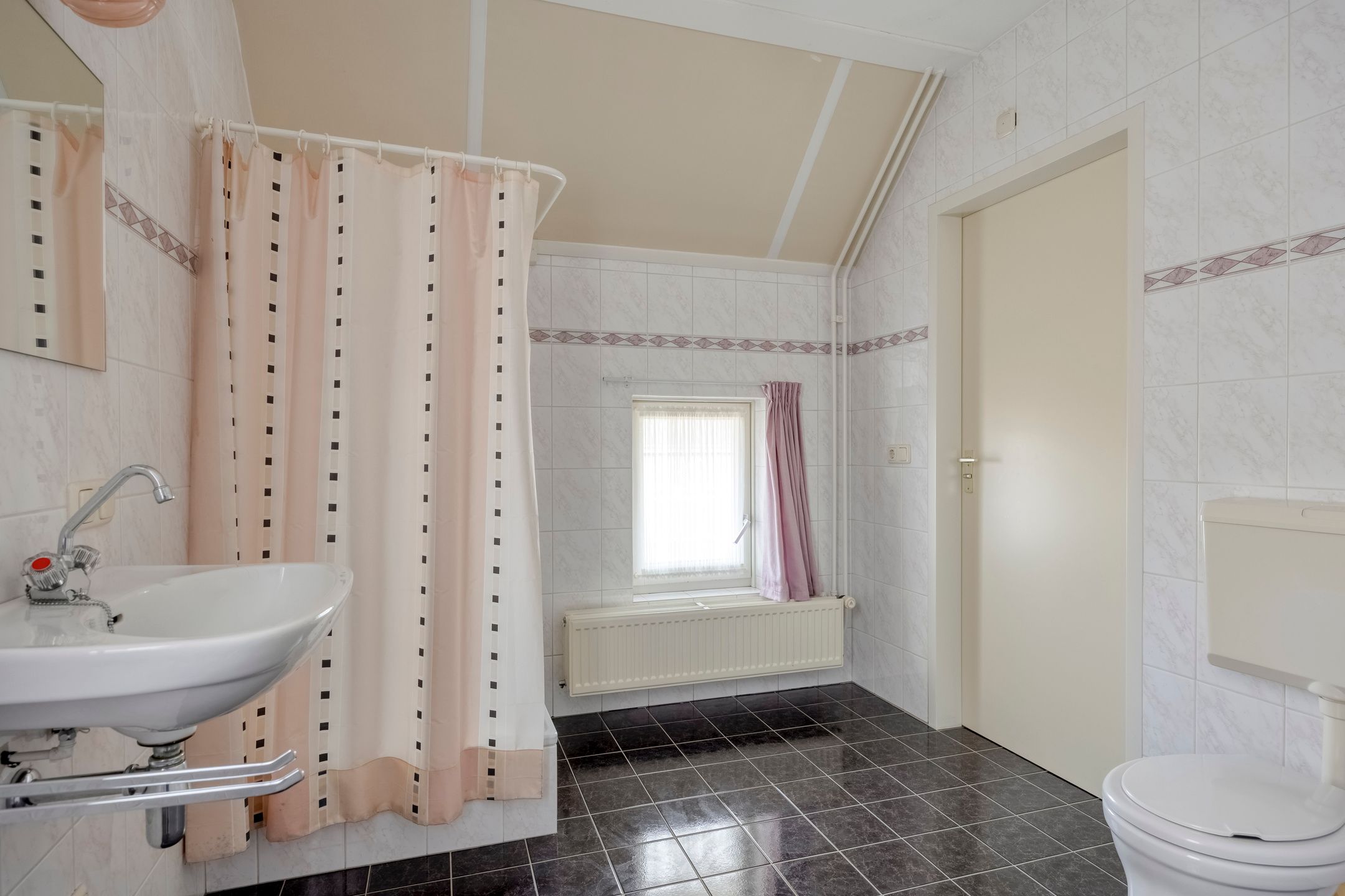 Photo 39 of Hendrik Herpstraat 4