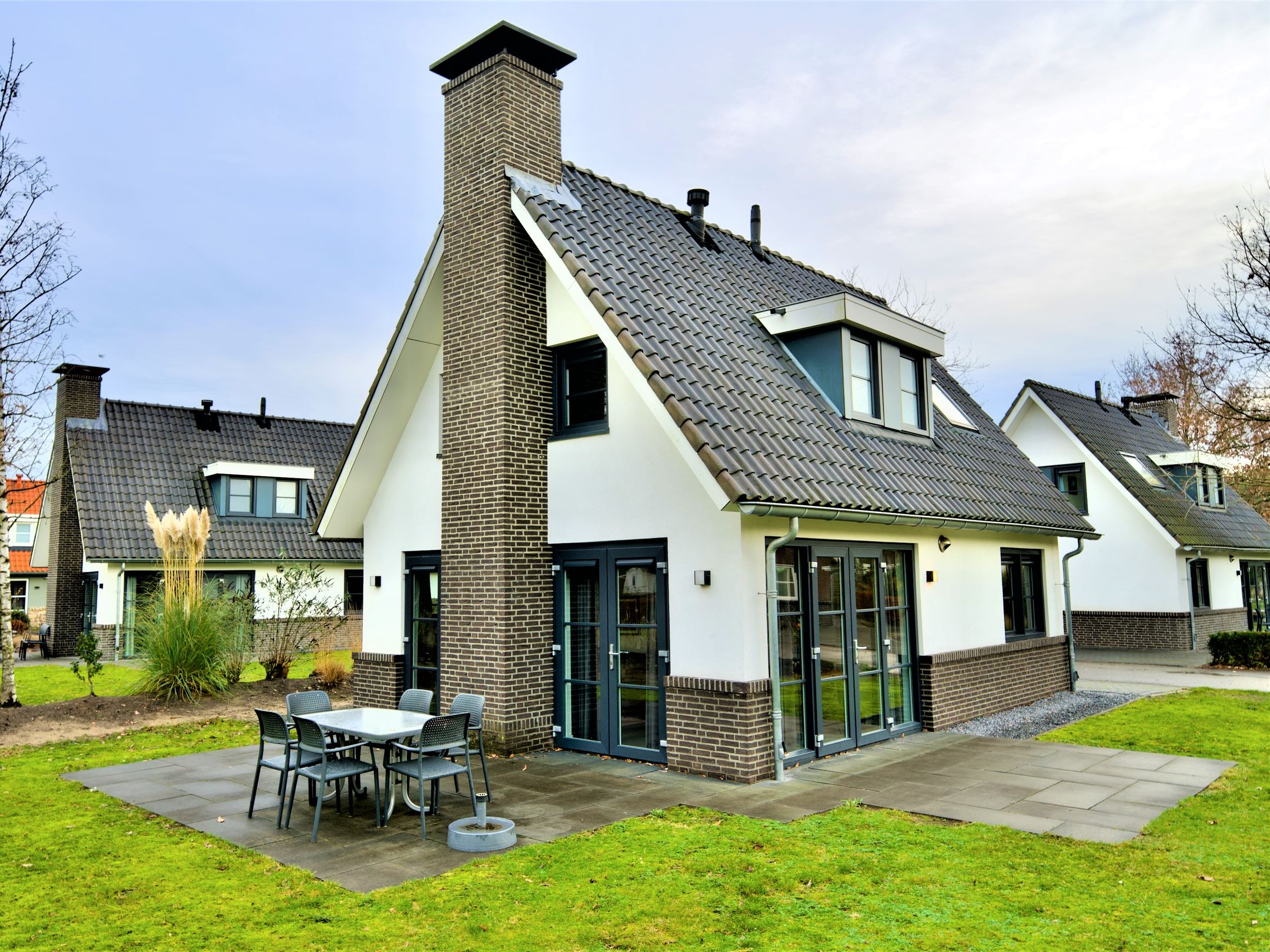 4-bedroom freehold villa in Lochem — photo 1 of 5