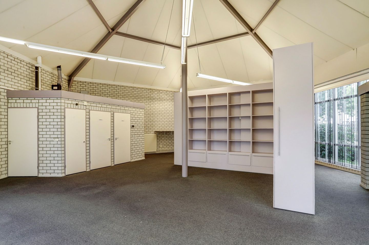 View photo 4 of Raambrug 38