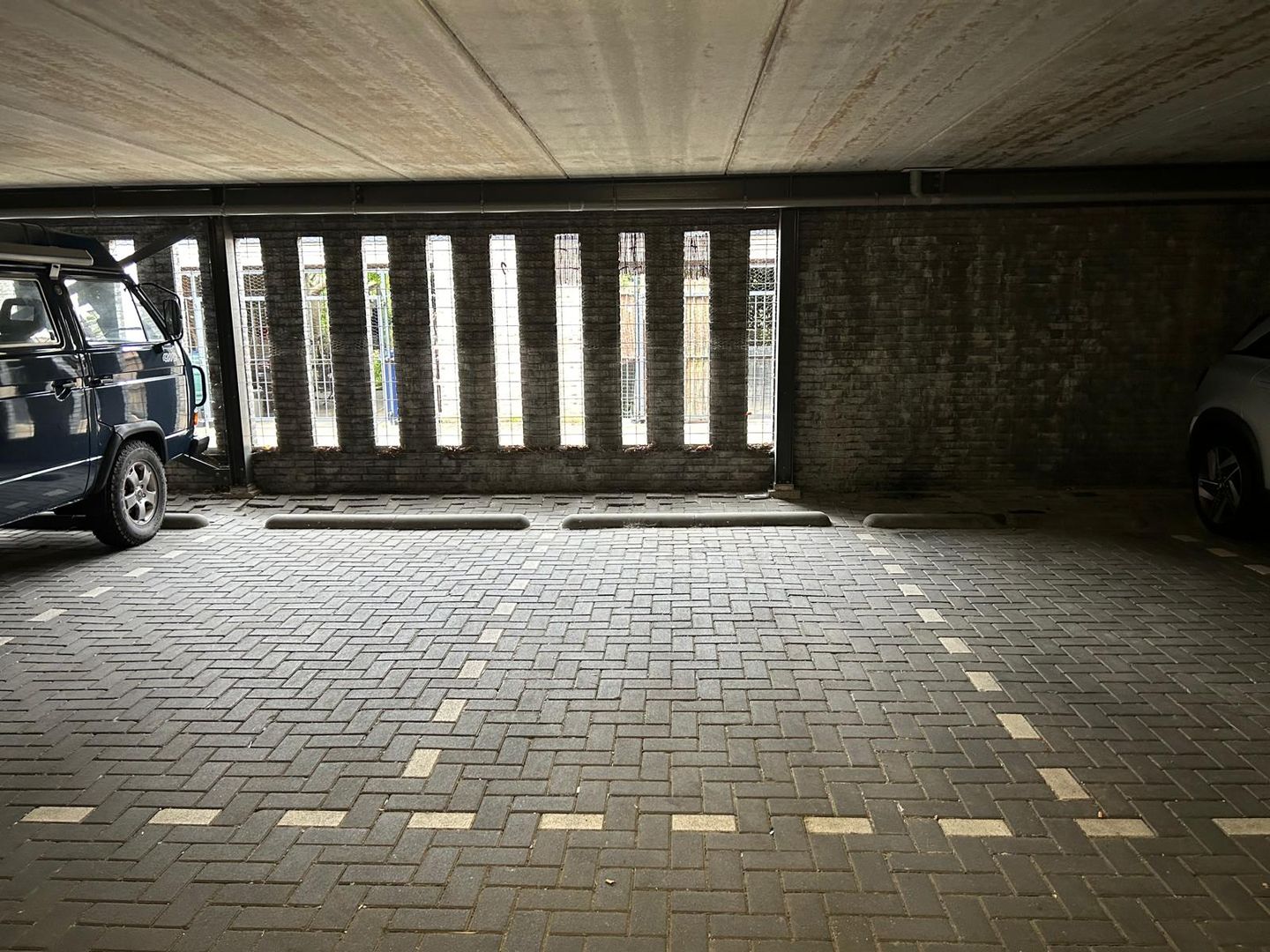 View photo 2 of Weidevogellaan