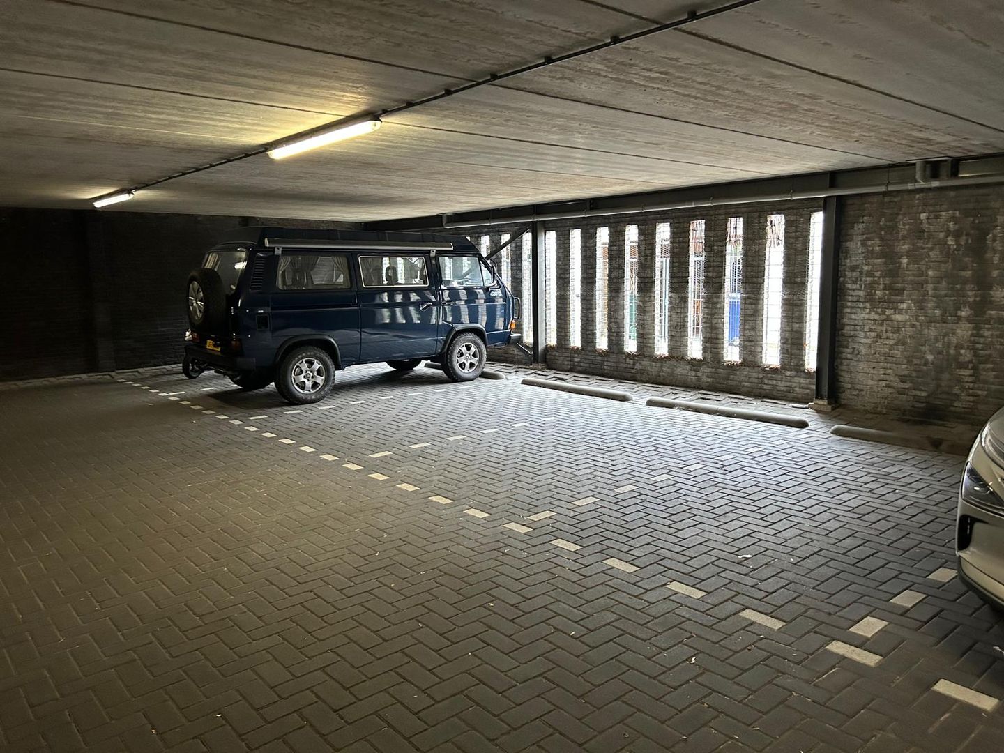 View photo 3 of Weidevogellaan