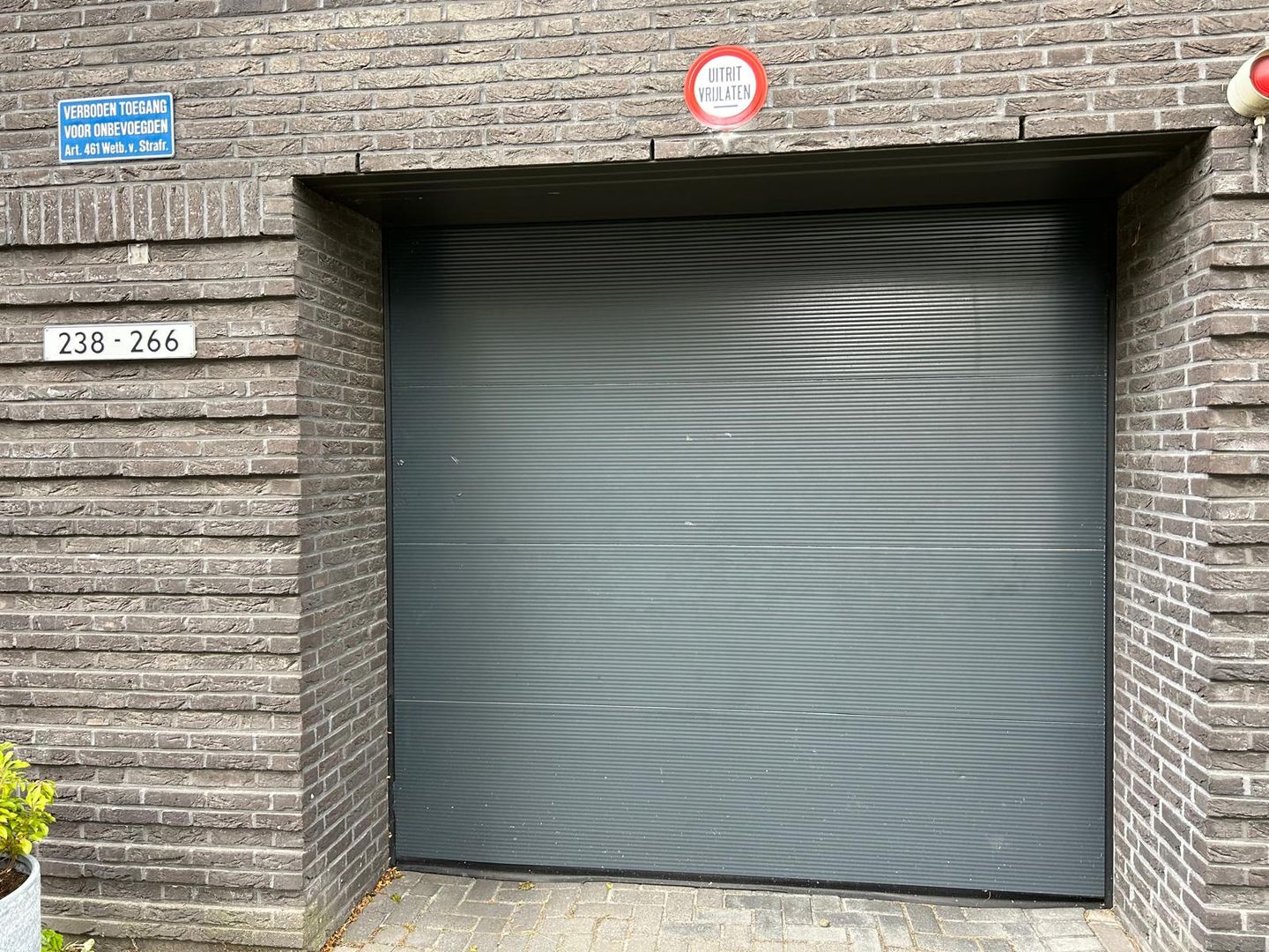 View photo 1 of Weidevogellaan