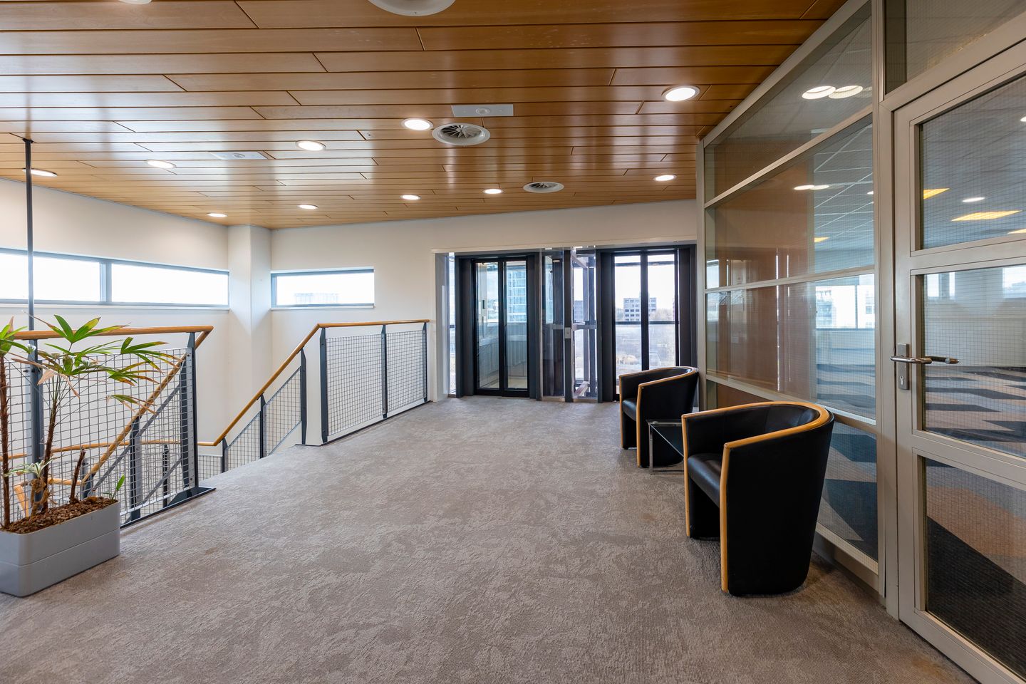 Bekijk foto 4 van Rooseveltweg 15