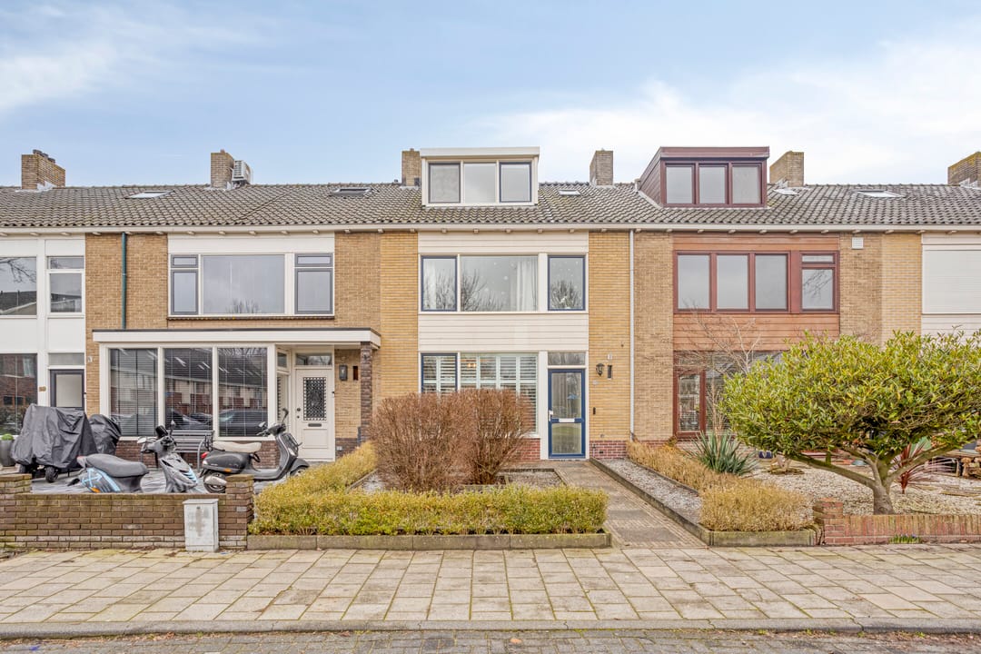 Photo 1 of Lessestraat 55