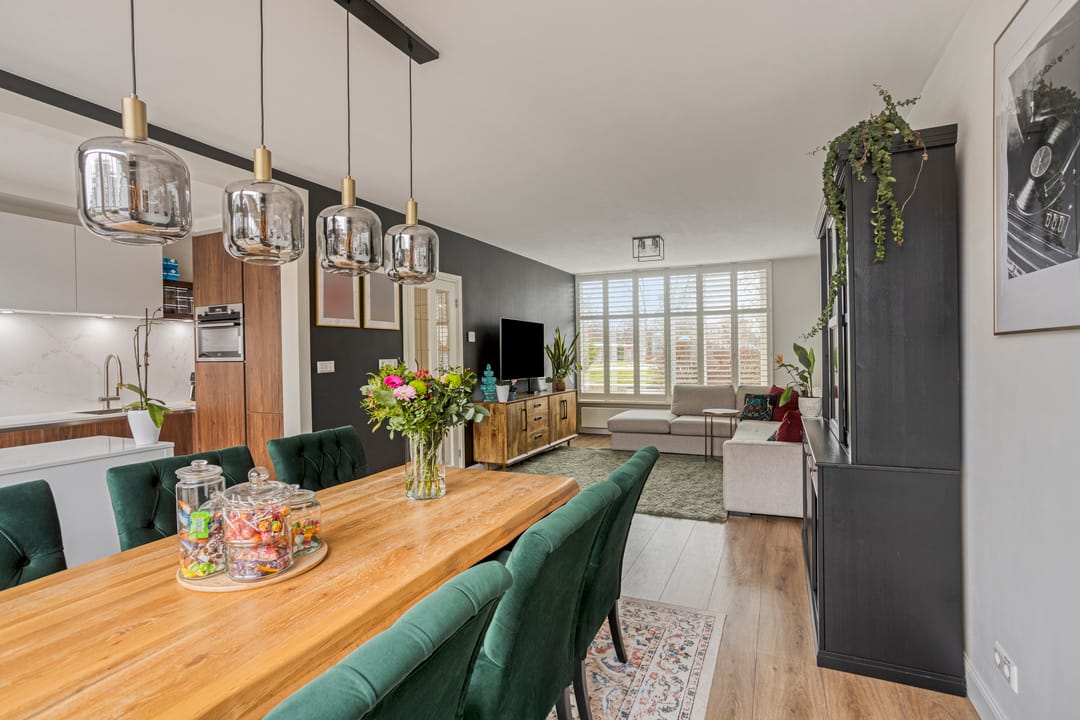 Photo 2 of Lessestraat 55