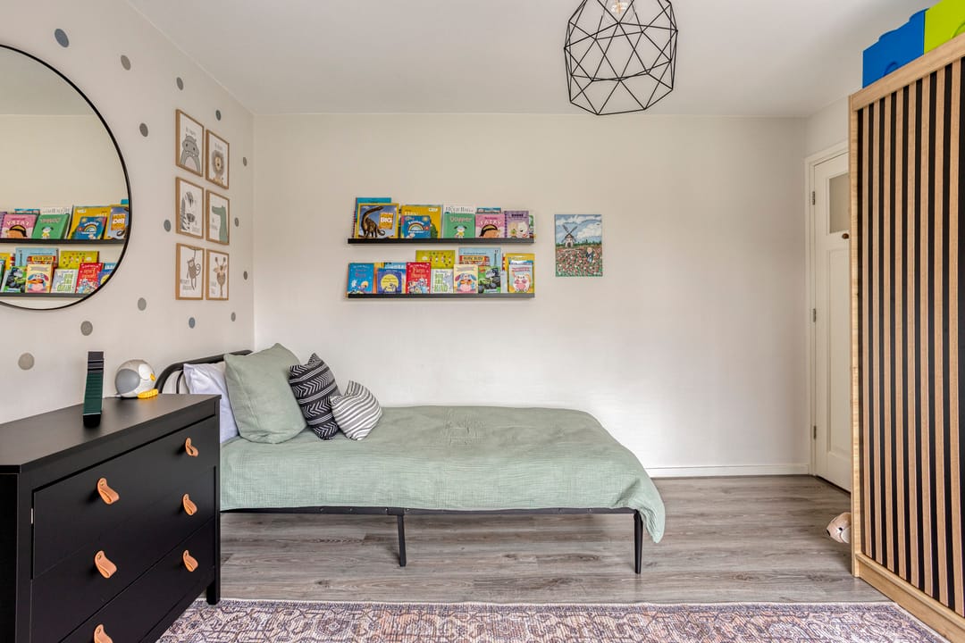 Photo 16 of Lessestraat 55