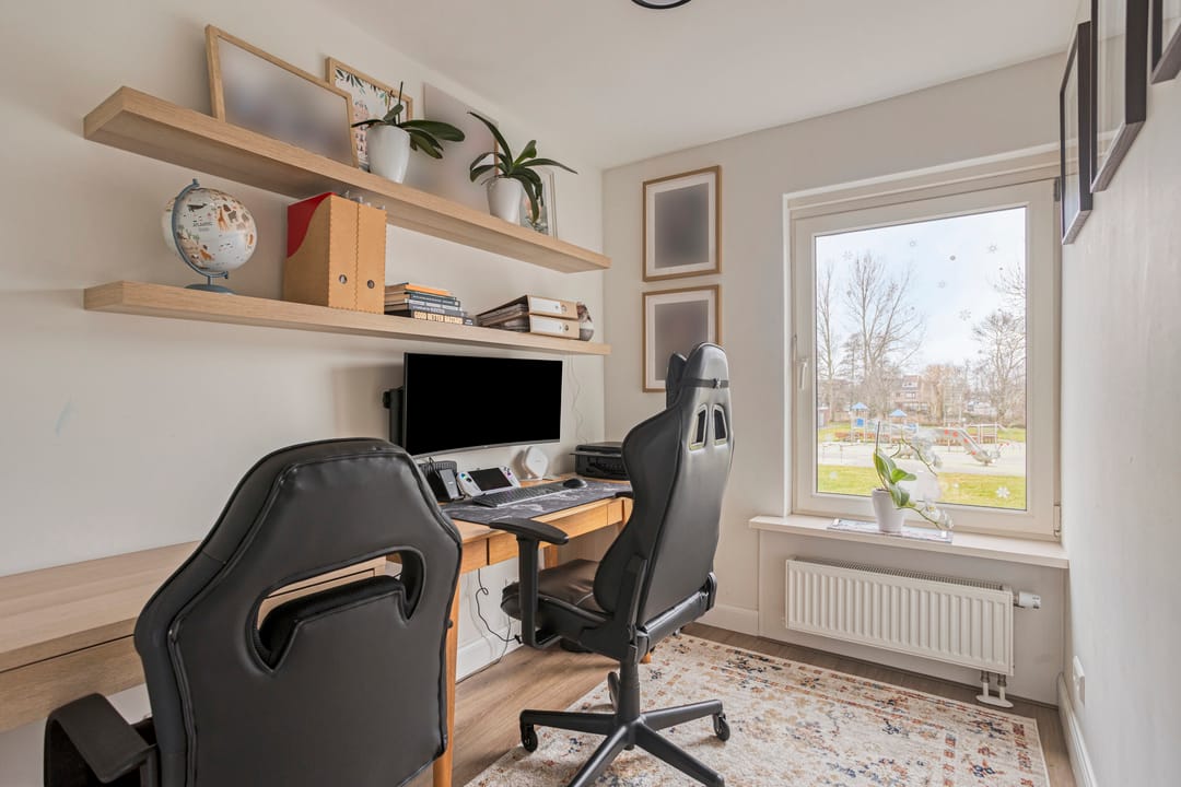 Photo 17 of Lessestraat 55