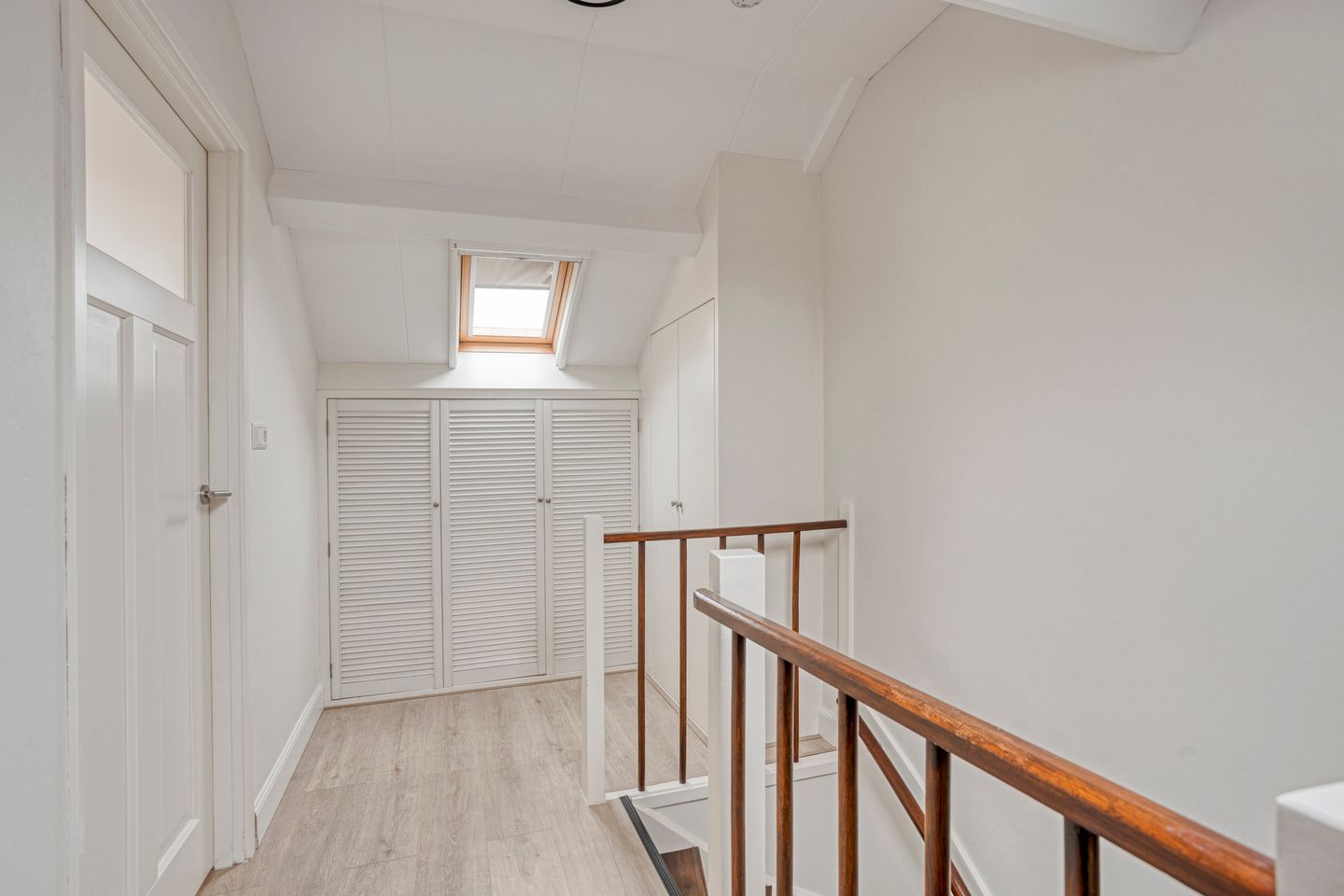 Photo 20 of Lessestraat 55