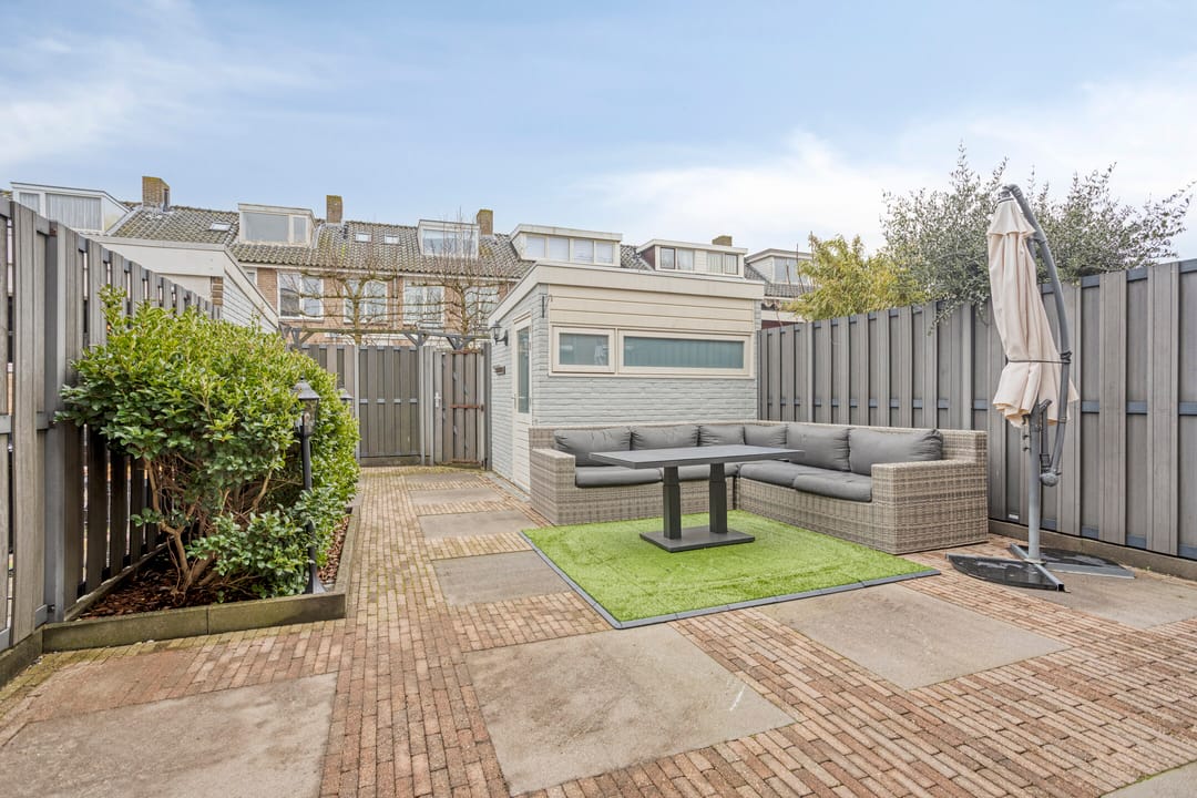 Photo 23 of Lessestraat 55