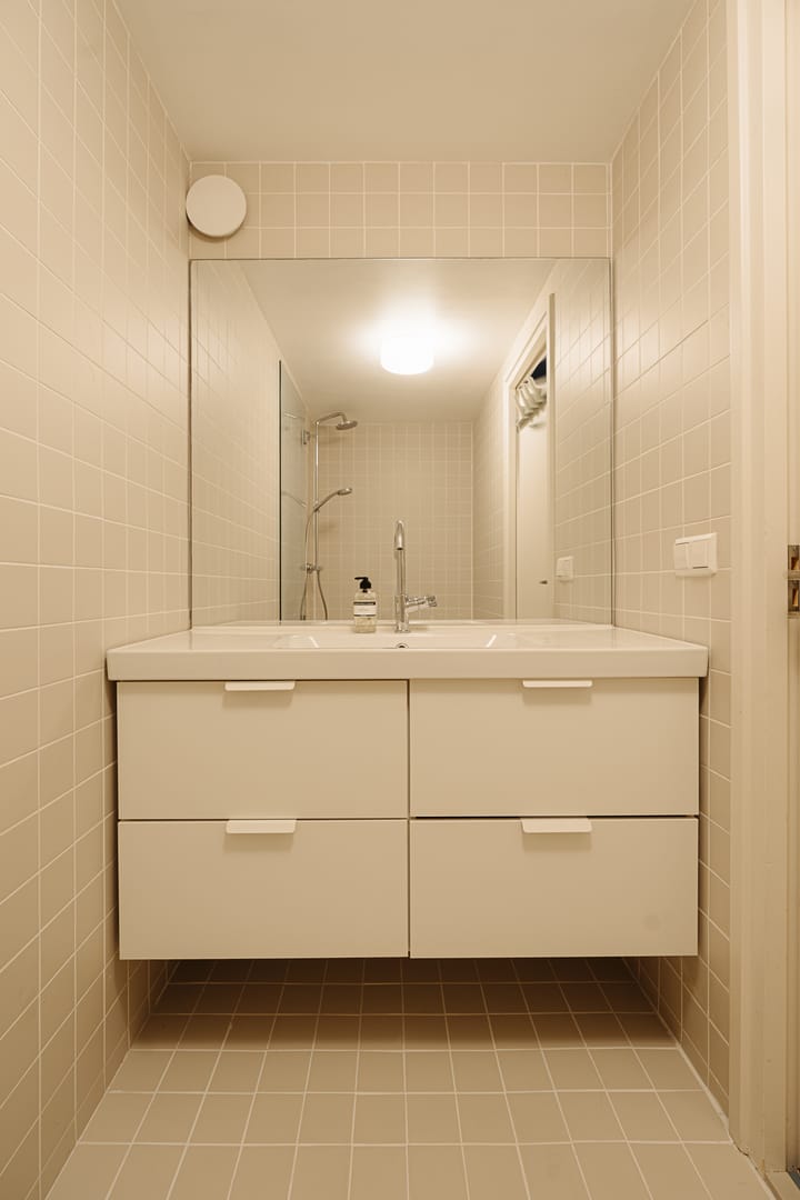 Unique Two-Level Ground Floor Apartment in Historic Central Amsterdam — 36