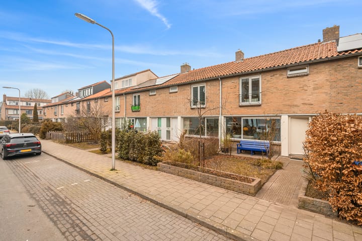 Characteristic Living in Kruiskamp Amersfoort with Sunny Garden and City Centre Nearby — 59