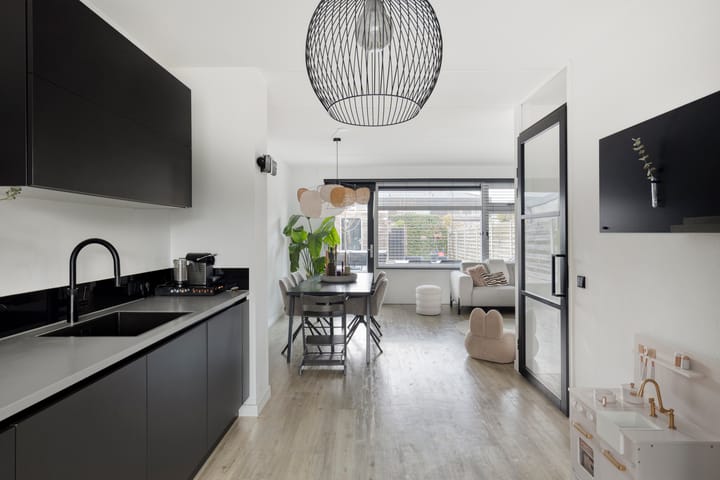 Foto 4 van Willem Sandbergstraat 6