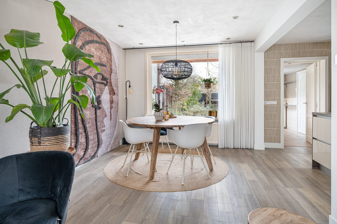 Semi-detached house with large driveway and four bedrooms near Valkenswaard center — 22