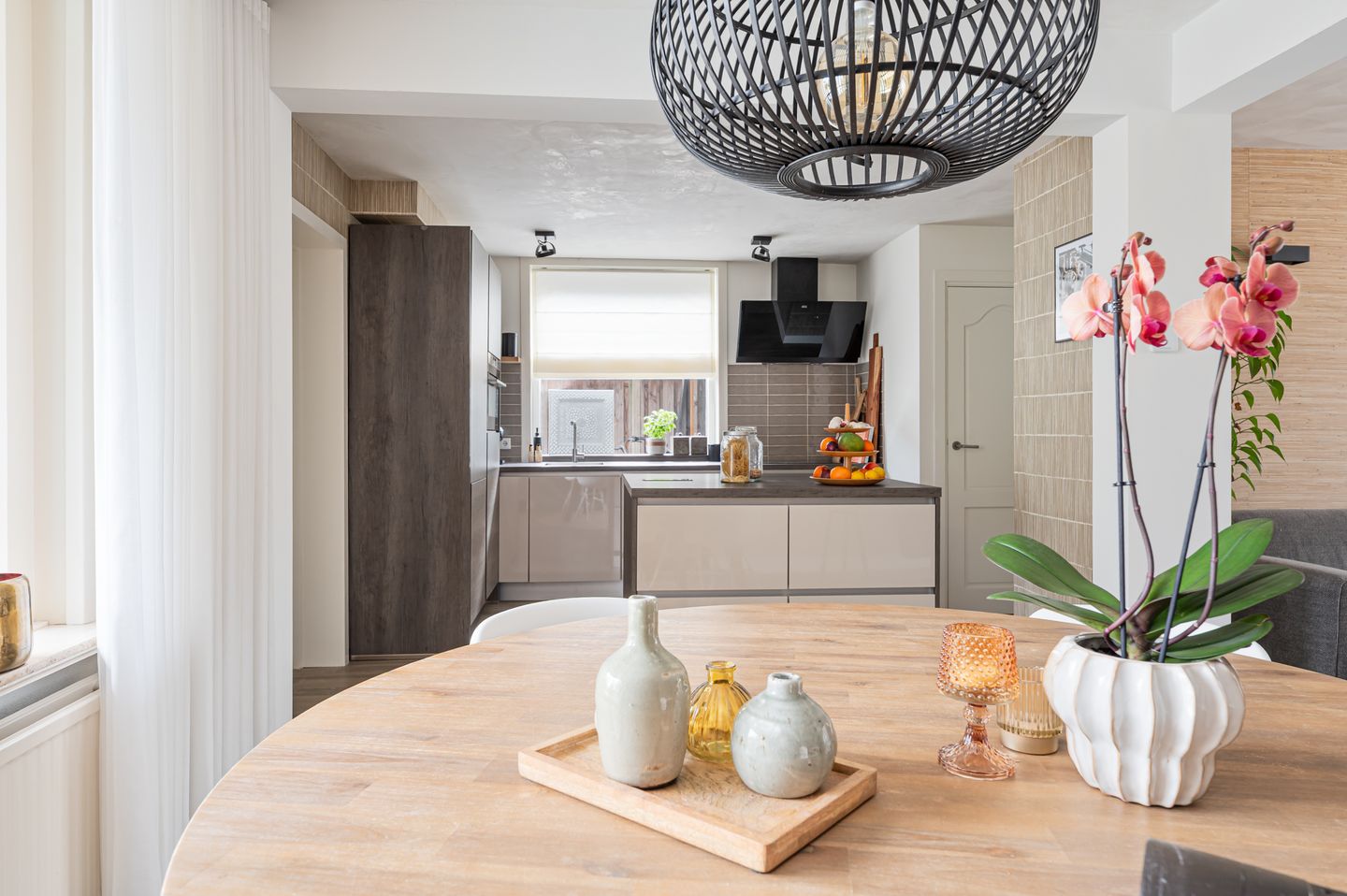 Semi-detached house with large driveway and four bedrooms near Valkenswaard center — 24