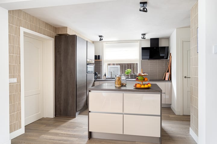 Semi-detached house with large driveway and four bedrooms near Valkenswaard center — 25