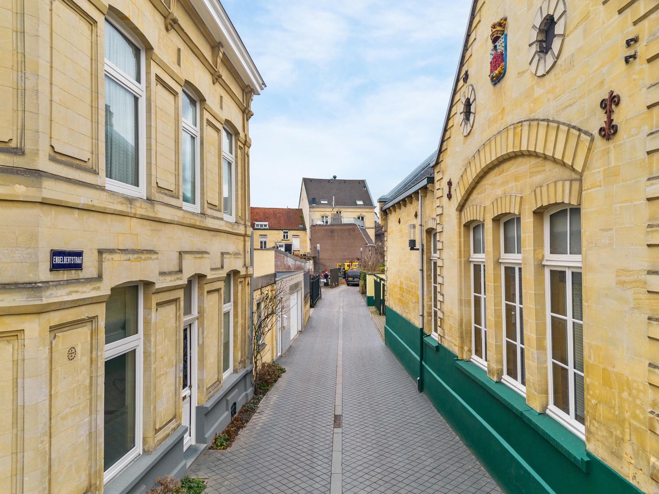 Foto 9 van Engelbertstraat 2