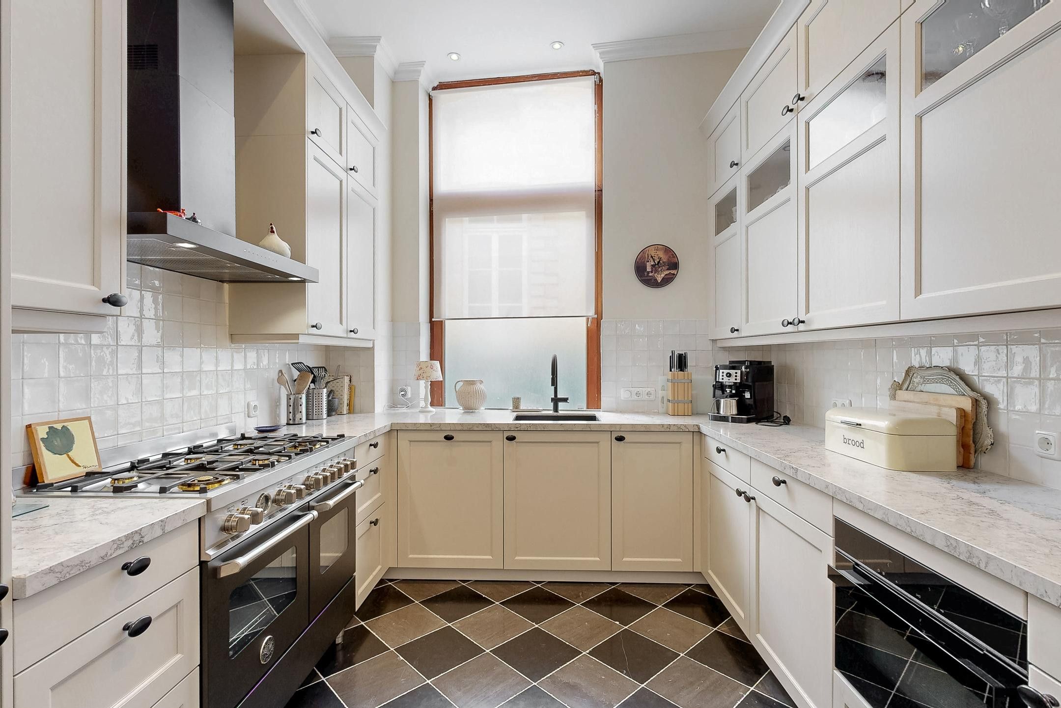 Foto 24 van Engelbertstraat 2