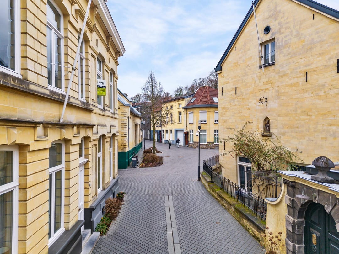 Foto 8 van Engelbertstraat 2