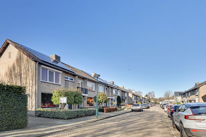 Foto 49 van Gagarinstraat 38