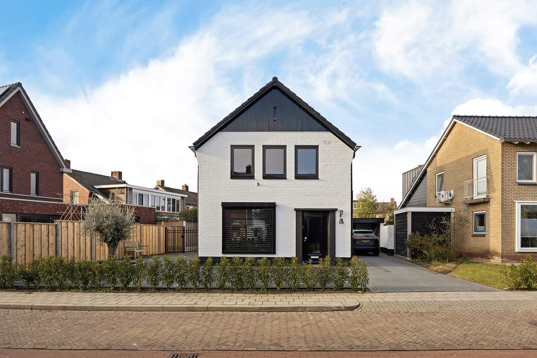 Photo 11 of Irenestraat 10