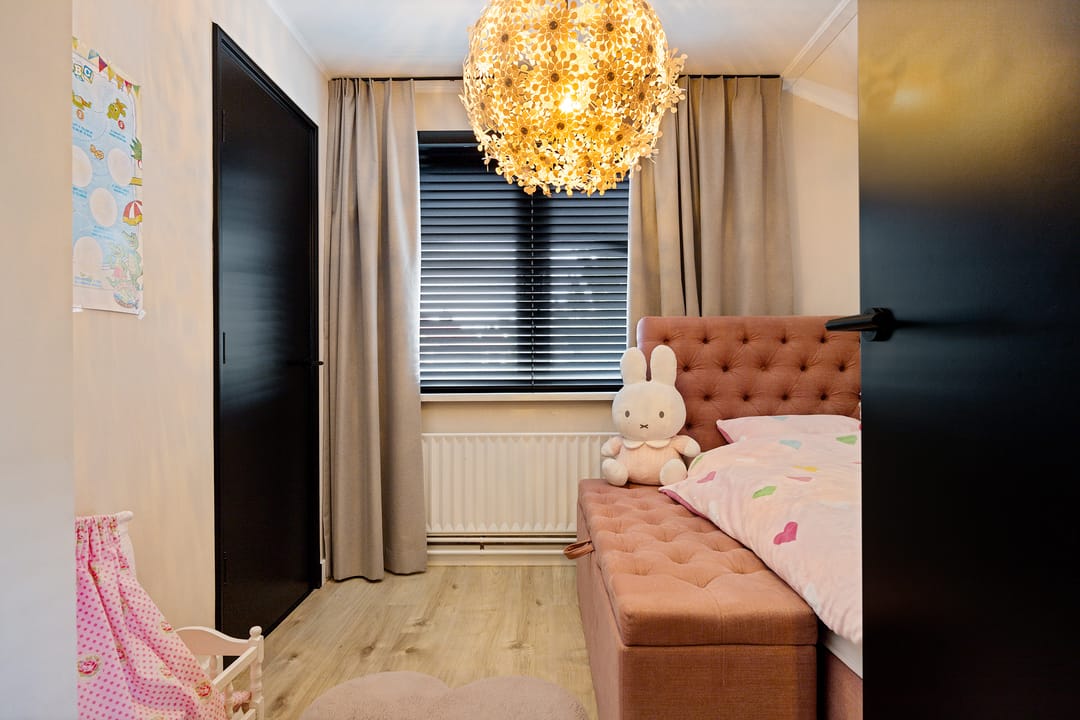 Photo 32 of Irenestraat 10