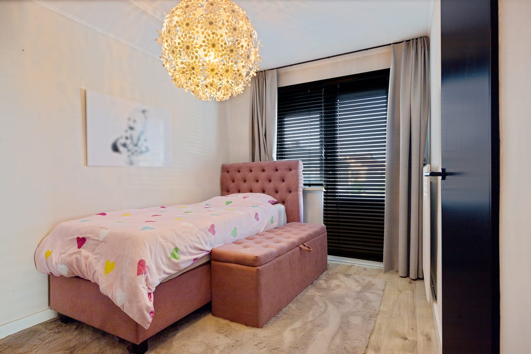 Photo 32 of Irenestraat 10