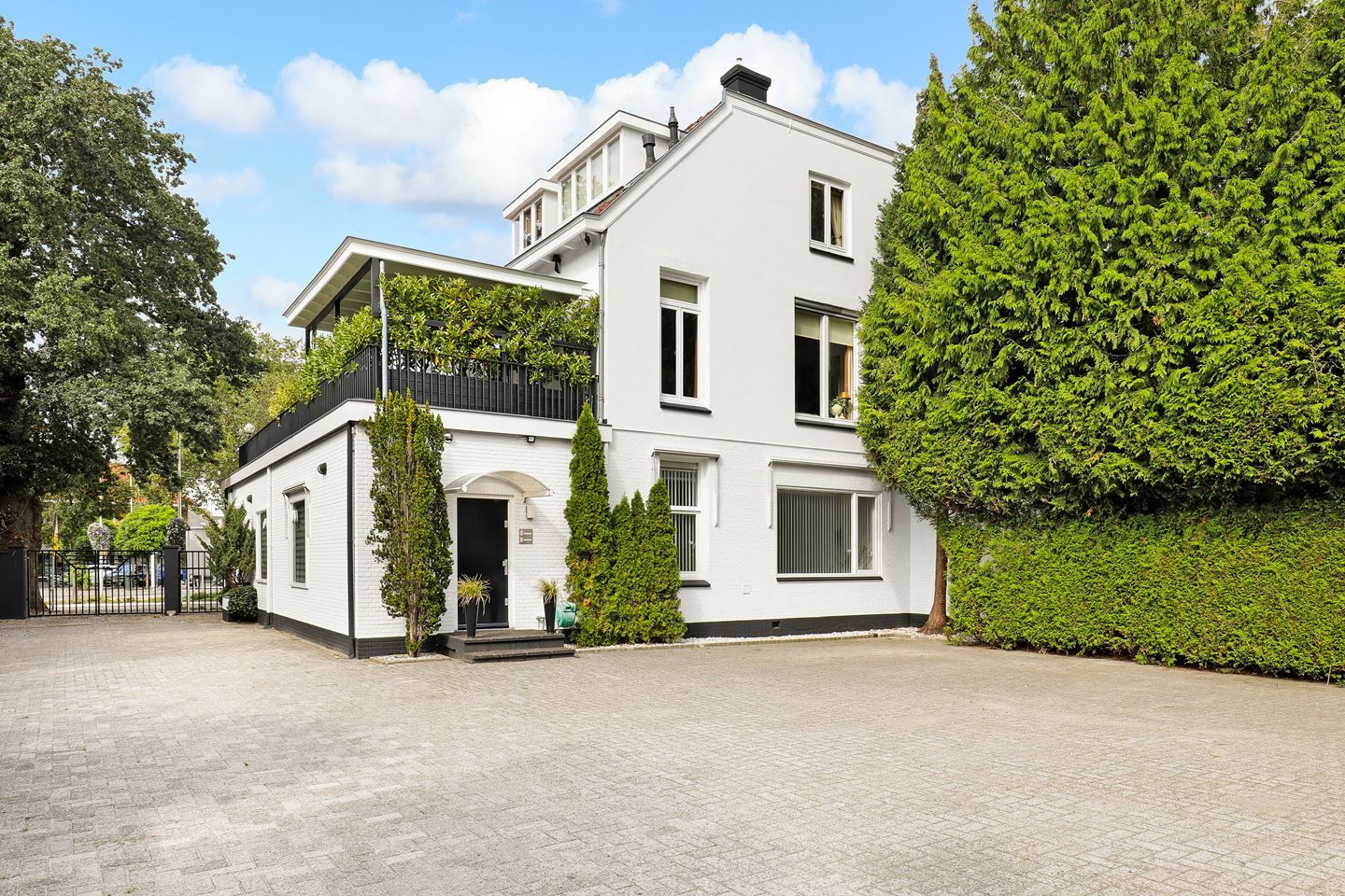 Bekijk foto 2 van Huizerweg 12