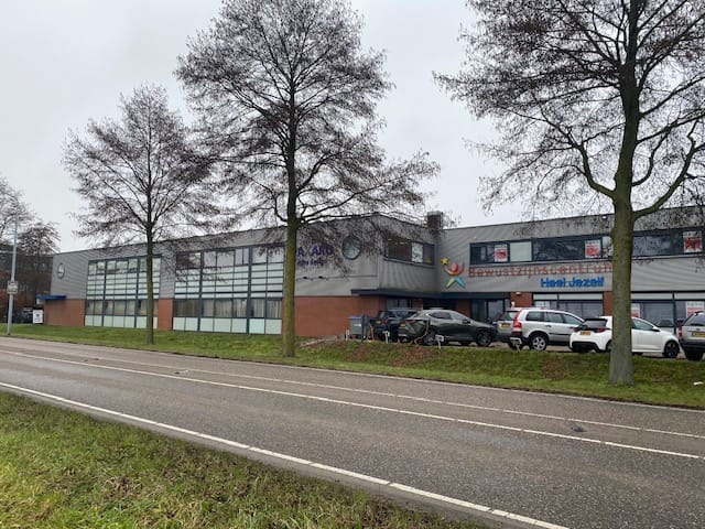 Bekijk foto 2 van Luzernestraat 39