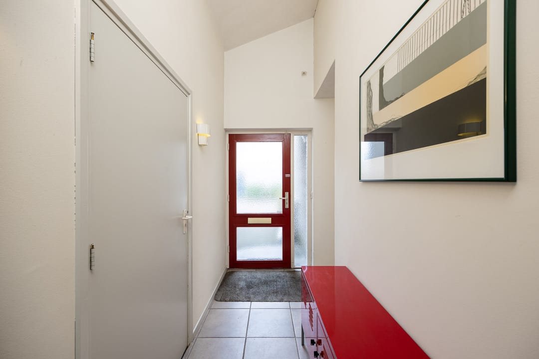 Photo 8 of Elisabeth Bas 1