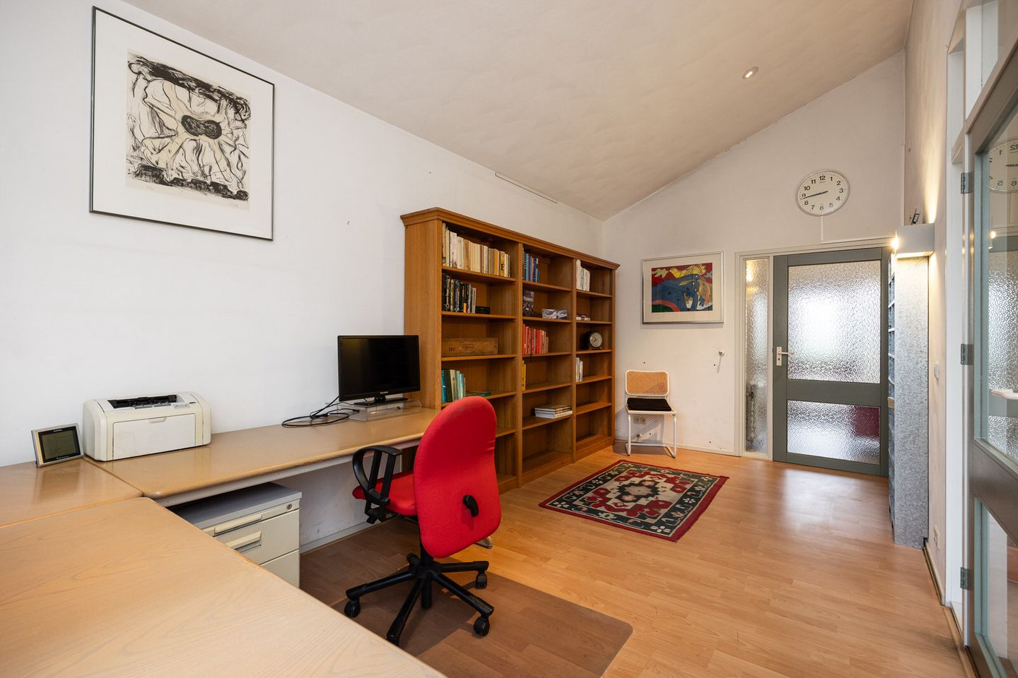 Photo 19 of Elisabeth Bas 1