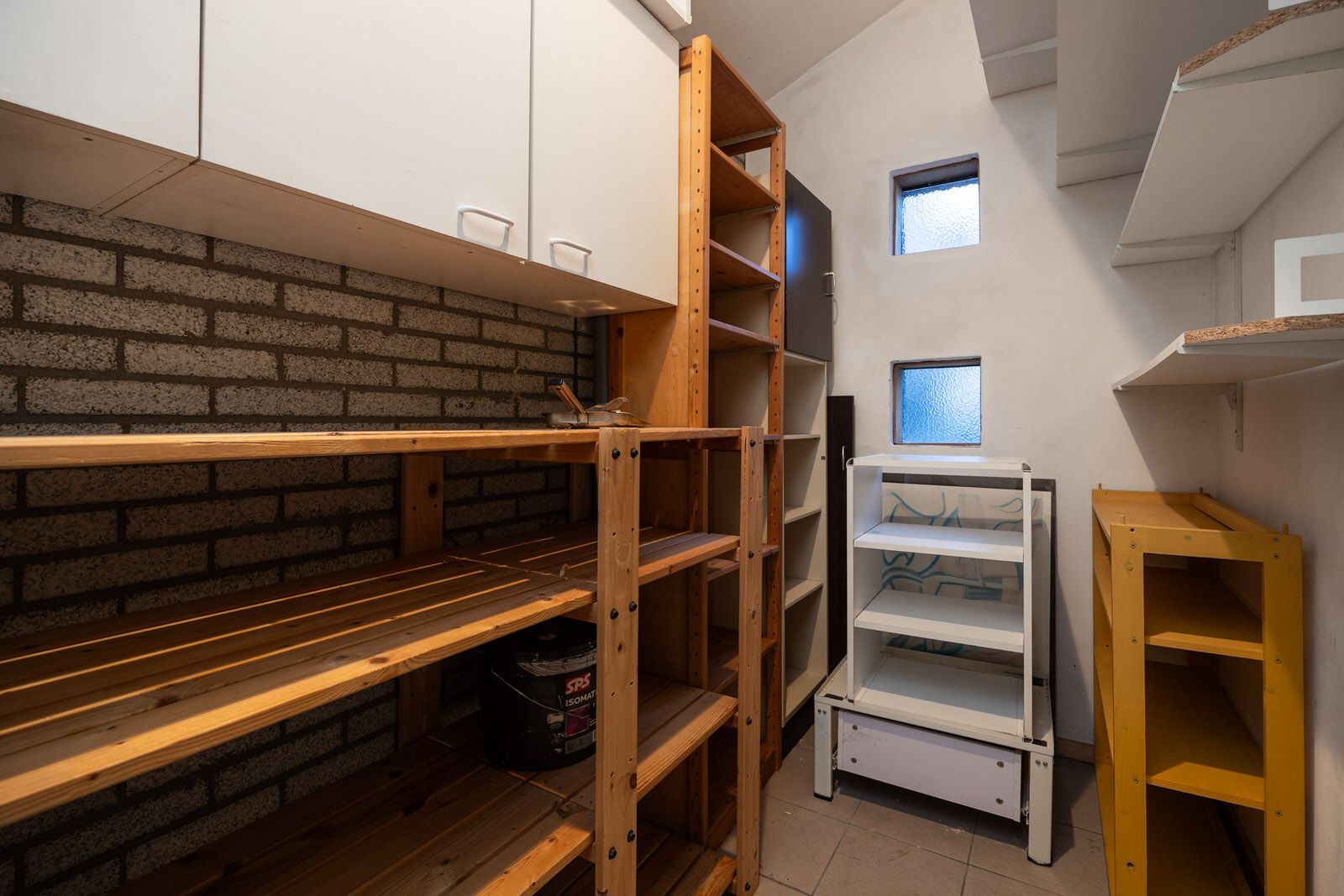 Photo 21 of Elisabeth Bas 1