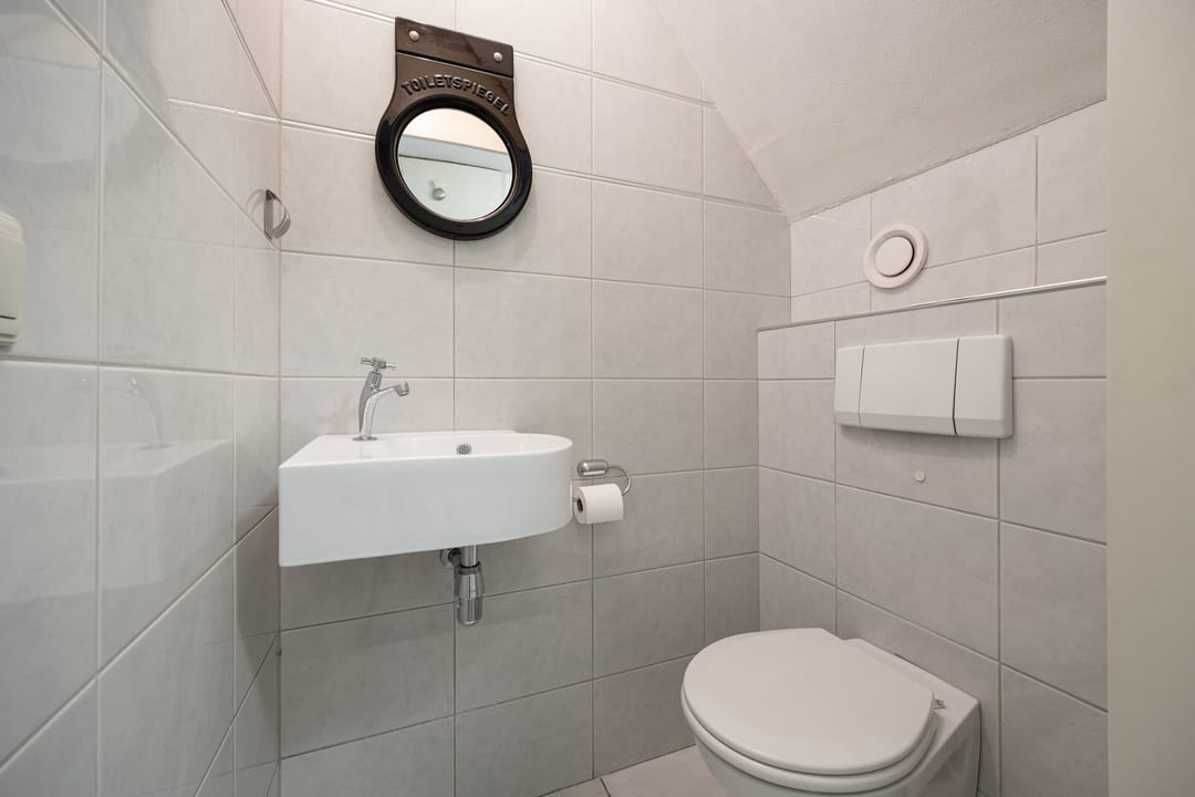 Photo 22 of Elisabeth Bas 1