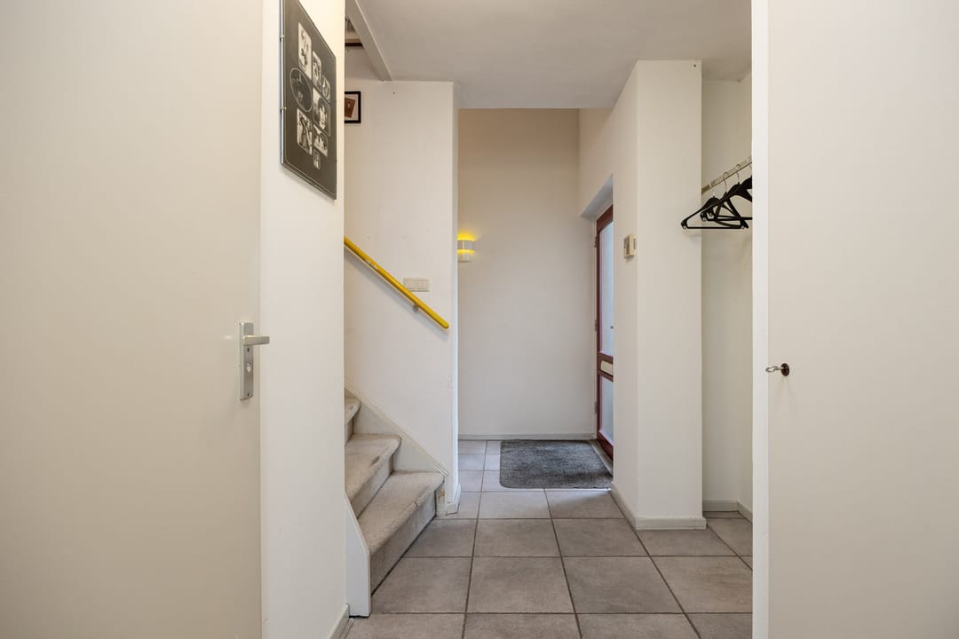 Photo 23 of Elisabeth Bas 1